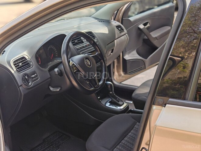 Volkswagen Polo 2018, 256,000 km - 1.6 l - Bakı