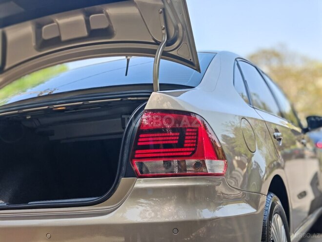 Volkswagen Polo 2018, 256,000 km - 1.6 l - Bakı