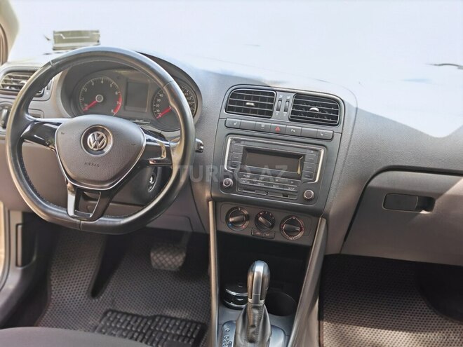 Volkswagen Polo 2018, 256,000 km - 1.6 l - Bakı