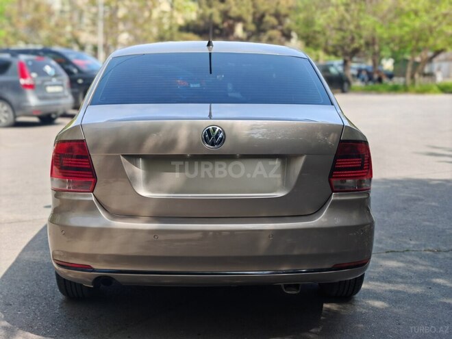 Volkswagen Polo 2018, 256,000 km - 1.6 l - Bakı