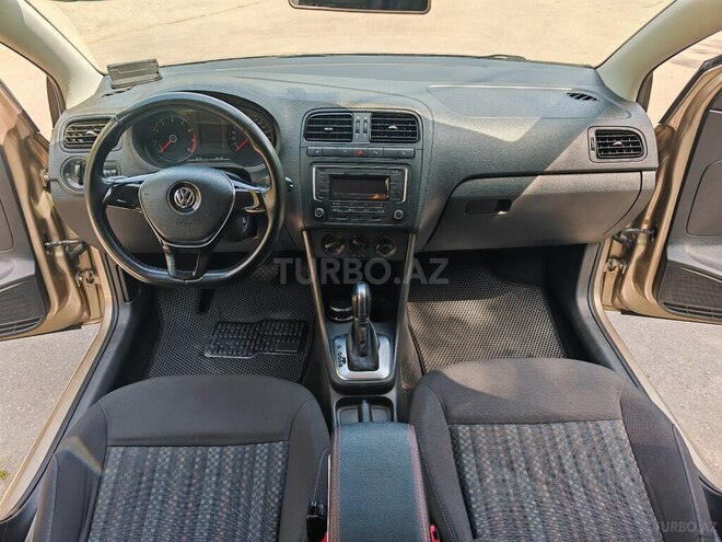 Volkswagen Polo 2018, 256,000 km - 1.6 l - Bakı