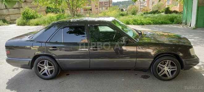 Mercedes E 220 1995, 547,000 km - 2.2 l - Bakı