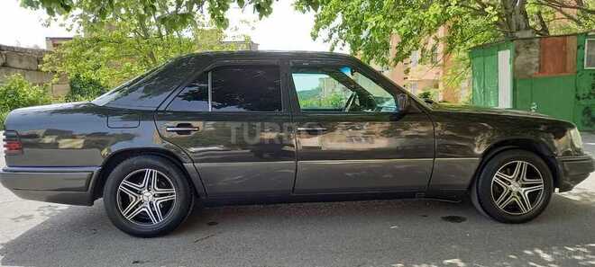 Mercedes E 220 1995, 547,000 km - 2.2 l - Bakı