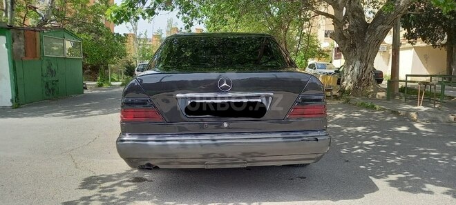 Mercedes E 220 1995, 547,000 km - 2.2 l - Bakı
