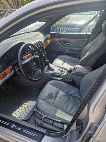 BMW 323 1997, 323,000 km - 2.5 l - Bakı