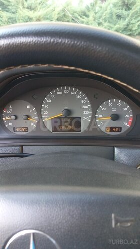 Mercedes E 240 1999, 288,000 km - 2.4 l - Tovuz