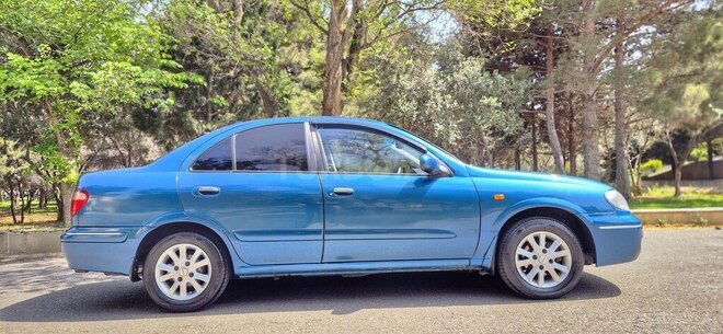 Nissan Sunny 2001, 250,000 km - 1.6 l - Bakı