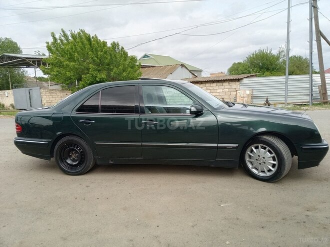 Mercedes E 240 2000, 226,206 km - 2.4 l - Biləsuvar
