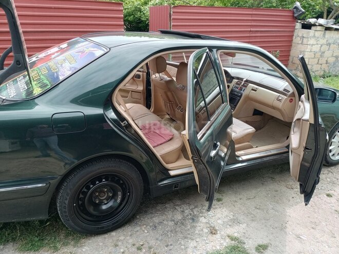 Mercedes E 240 2000, 226,206 km - 2.4 l - Biləsuvar