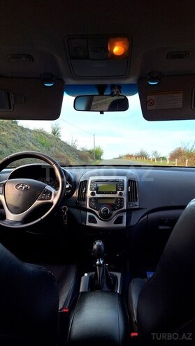 Hyundai i30 2011, 295,000 km - 1.6 л - Bakı