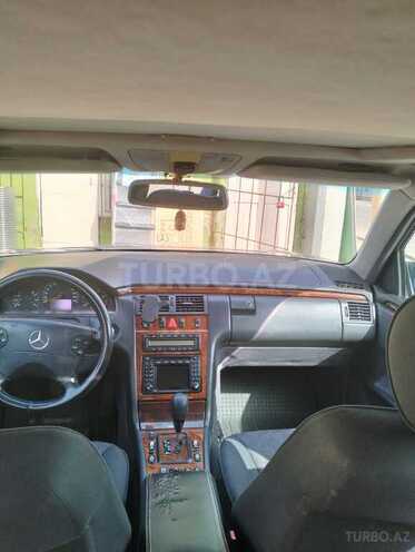 Mercedes E 270 2001, 462,000 km - 2.7 l - Bakı