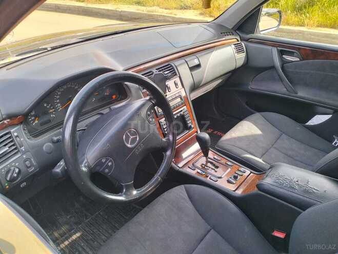 Mercedes E 270 2001, 462,000 km - 2.7 l - Bakı