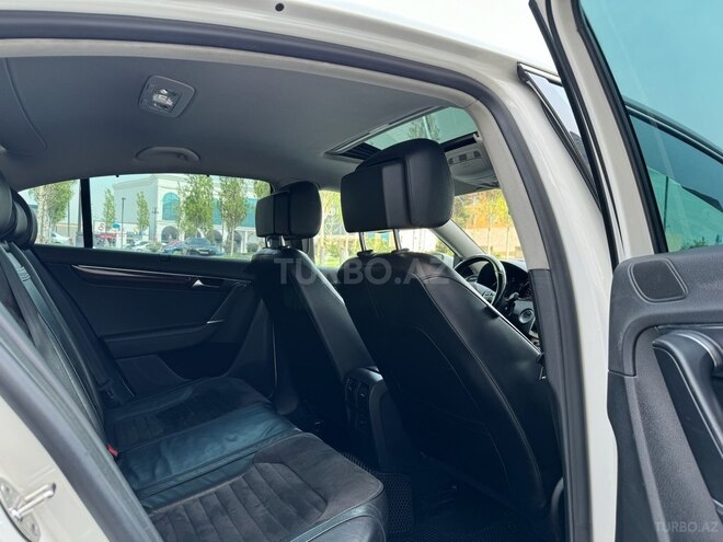 Volkswagen Passat 2013, 235,000 km - 1.8 л - Bakı
