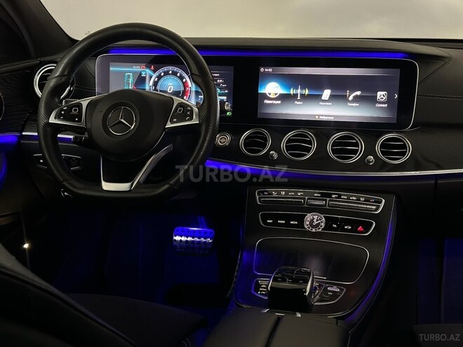 Mercedes E 200-13