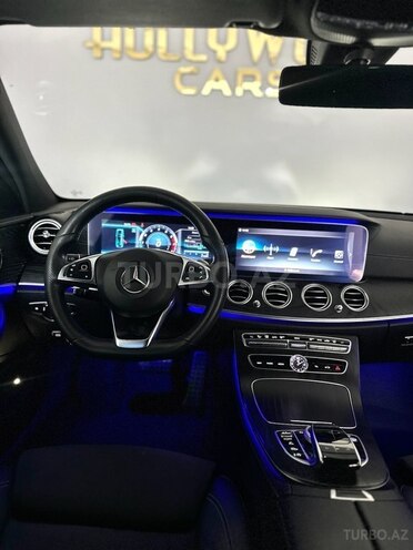 Mercedes E 200-11