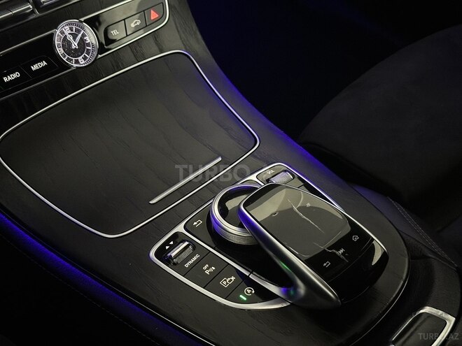 Mercedes E 200-23