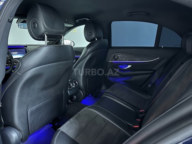Mercedes E 200-19
