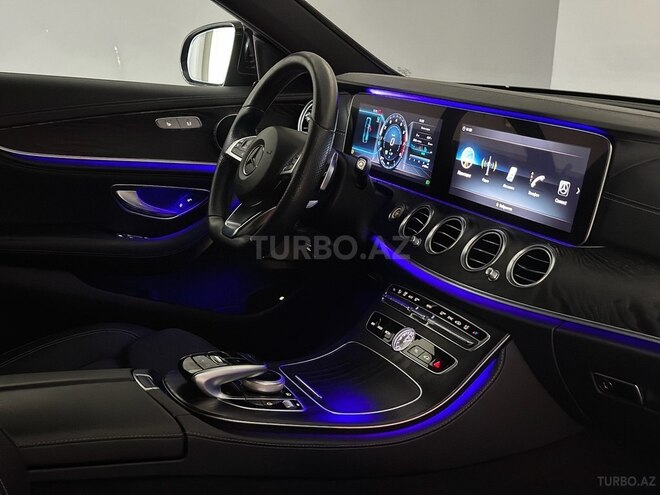 Mercedes E 200-17