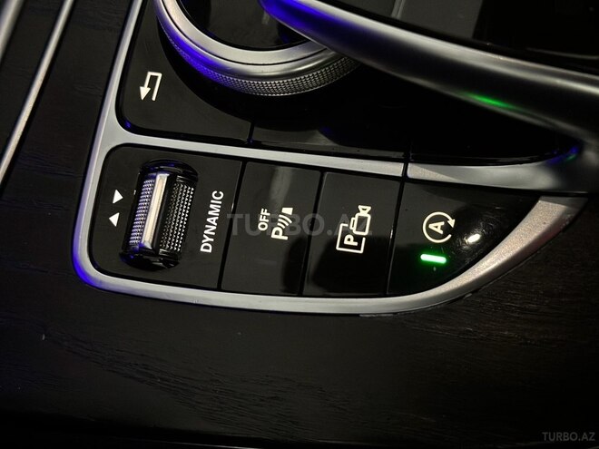 Mercedes E 200-21