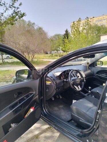Kia Ceed 2011, 307,000 km - 1.6 l - Sumqayıt