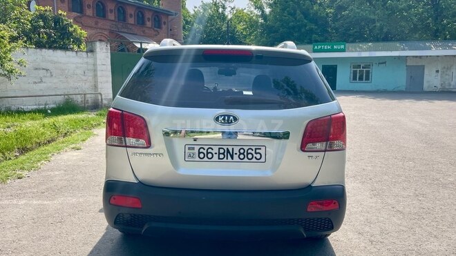 Kia Sorento 2009, 251,000 km - 2.0 l - Yevlax