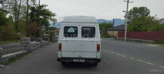 Mercedes 208 D 1985, 350,000 km - 2.5 l - Qax