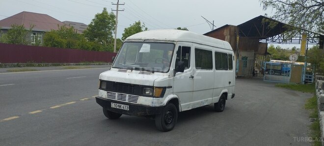 Mercedes 208 D 1985, 350,000 km - 2.5 l - Qax