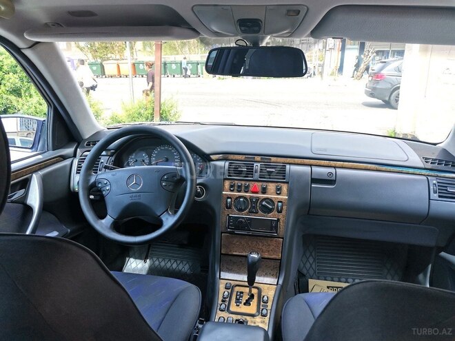 Mercedes E 240 2000, 264,000 km - 2.4 l - Bakı