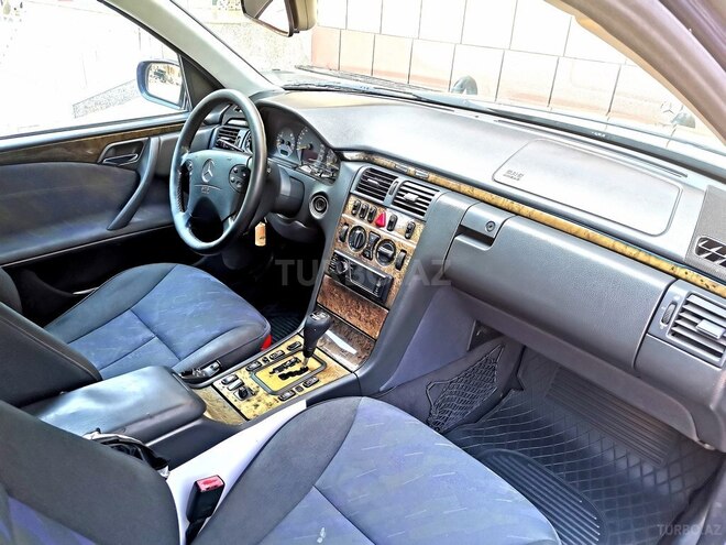 Mercedes E 240 2000, 264,000 km - 2.4 l - Bakı