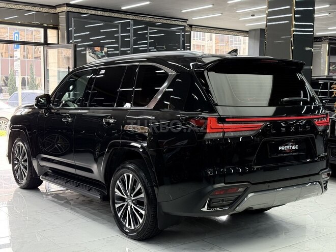 Lexus LX 500d-17