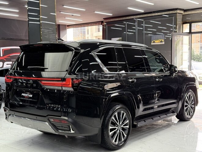Lexus LX 500d-15