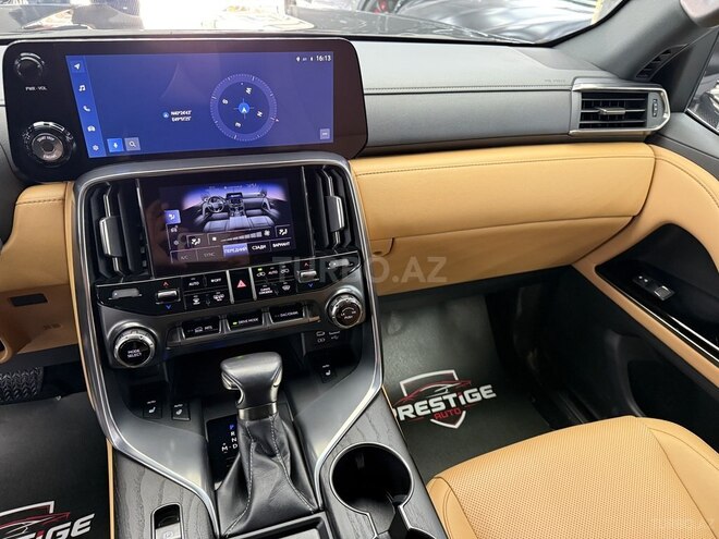 Lexus LX 500d-9