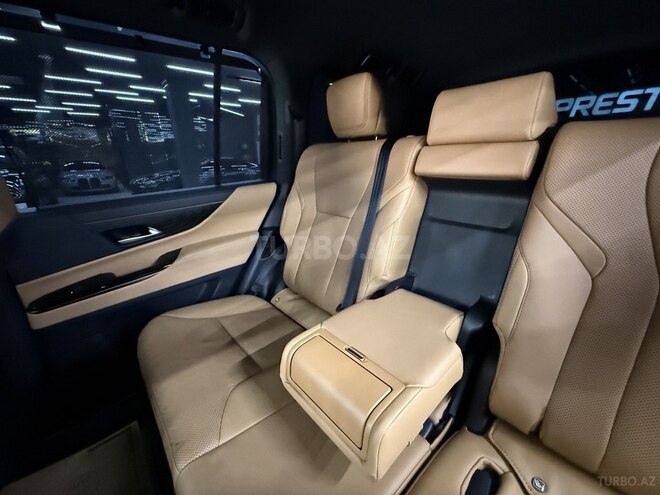 Lexus LX 500d-8