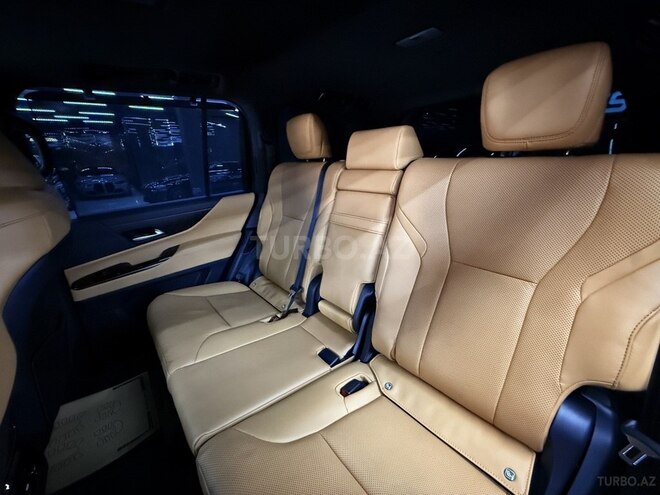 Lexus LX 500d-11