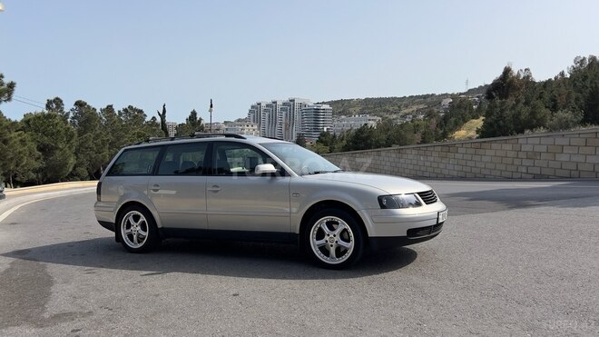 Volkswagen Passat 2000, 240,000 km - 2.8 l - Bakı