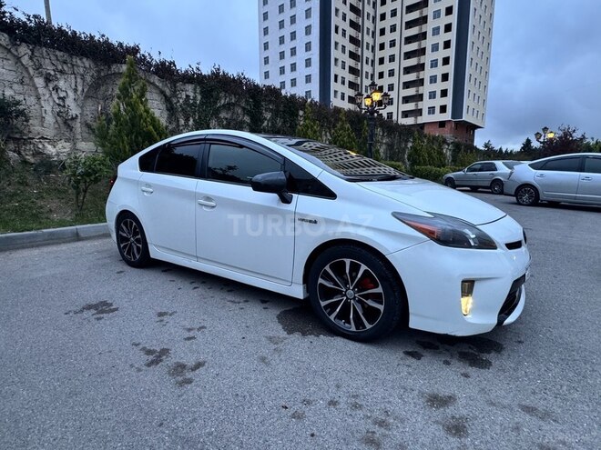 Toyota Prius-4