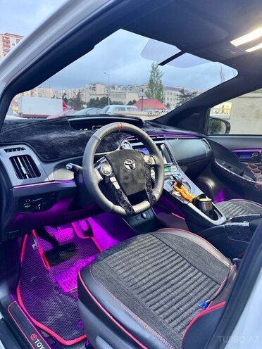 Toyota Prius-7