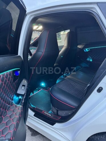 Toyota Prius-8