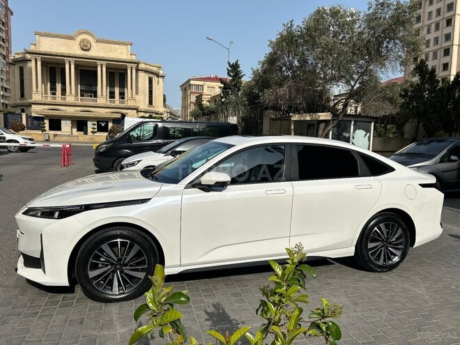 Changan Qiyuan A05 2024, 14,000 km - 1.5 l - Bakı