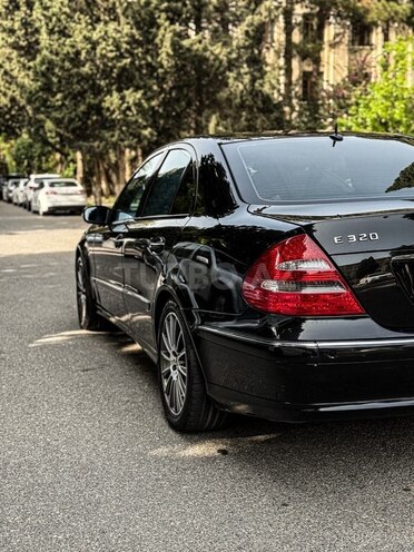 Mercedes E 320 2002, 327,000 km - 3.2 л - Bakı