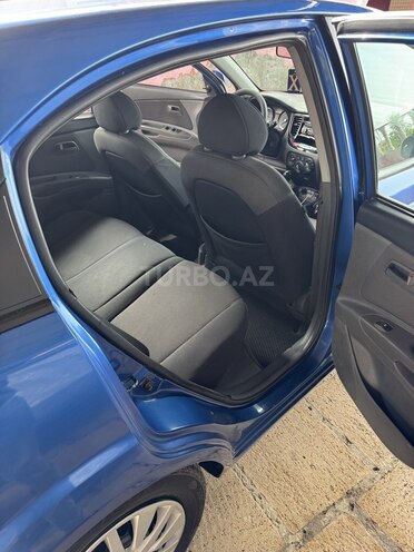 Kia Rio 2006, 379,741 km - 1.5 l - Biləsuvar