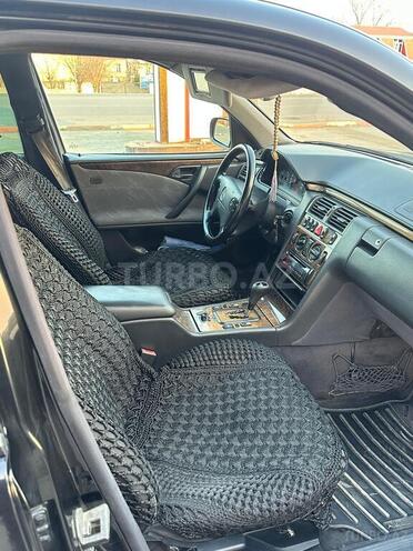 Mercedes E 220 d 2000, 455,000 km - 2.2 l - Biləsuvar