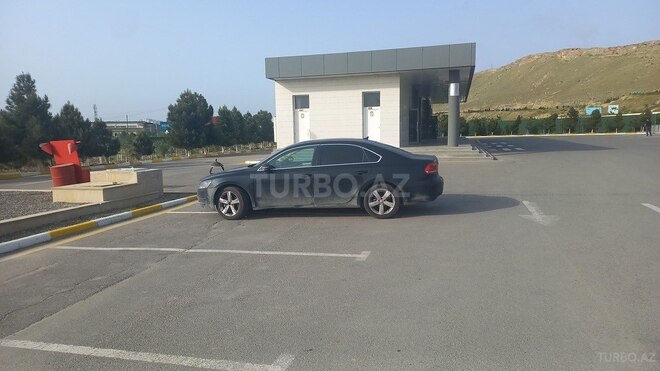 Volkswagen Passat 2012, 215,000 km - 2.5 l - Bakı