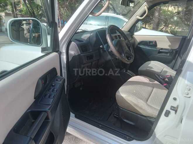 Mitsubishi Pajero io 2002, 261,000 km - 2.0 л - Bakı