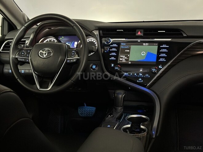 Toyota Camry-13