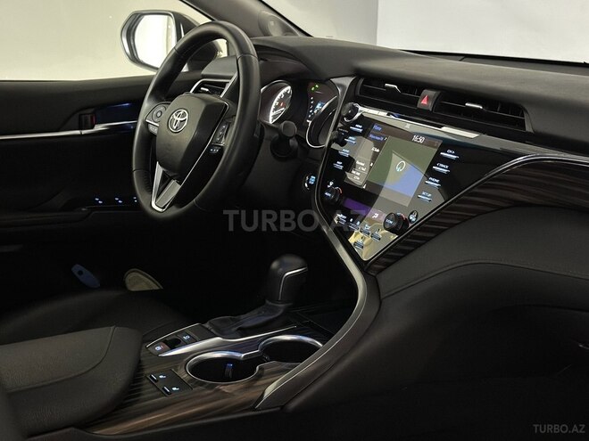 Toyota Camry-12