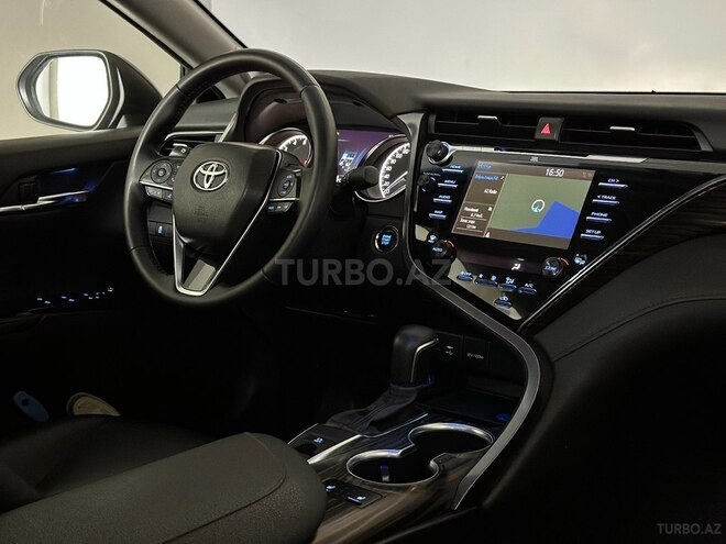 Toyota Camry-14