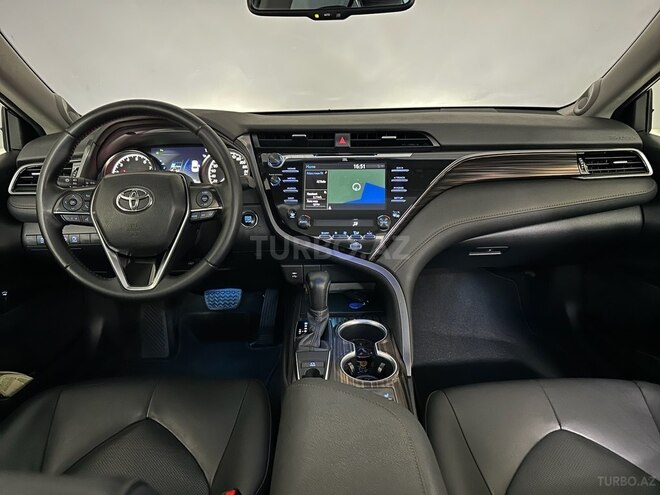 Toyota Camry-16