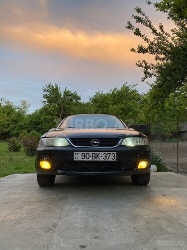 Opel Vectra 1996, 526,816 km - 2.0 l - Qax