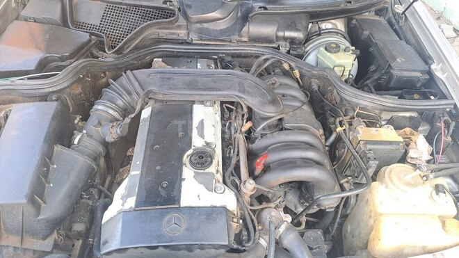 Mercedes E 280 1996, 235,985 km - 2.8 l - Mingəçevir